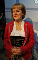 Die Bundeskanzlerin im Frankonia Dirndl